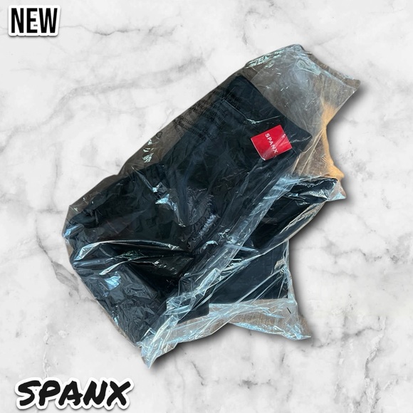 New SPANX Distressed Ankle Skinny Jeans - Picture 7 of 7